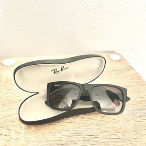 Ray-Ban Matte Black Sunglasses